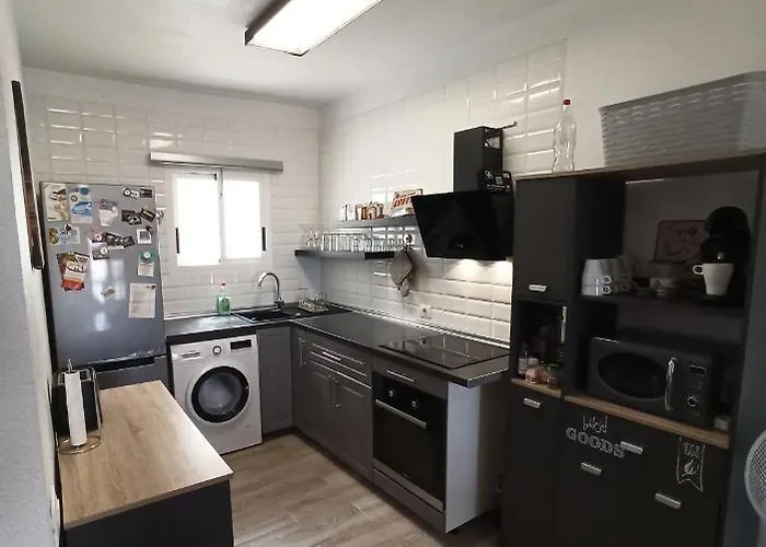 Golfsur-jacuzzi-privateparking-2bath-4bedroom-4tv-netflx-fastwifi *