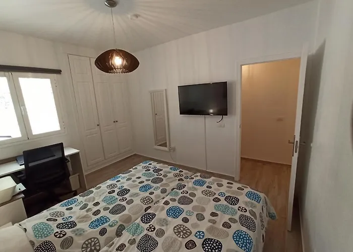 Golfsur-jacuzzi-privateparking-2bath-4bedroom-4tv-netflx-fastwifi * 산미겔데아보나