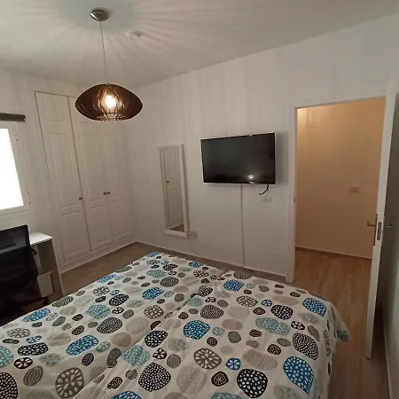 Golfsur-jacuzzi-privateparking-2bath-4bedroom-4tv-netflx-fastwifi * 圣米格尔德阿沃纳