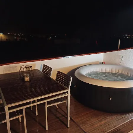 Apartment Golfsur-jacuzzi-privateparking-2bath-4bedroom-4tv-netflx-fastwifi *