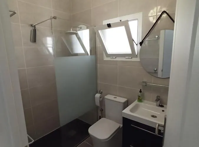 Golfsur-jacuzzi-privateparking-2bath-4bedroom-4tv-netflx-fastwifi San Miguel de Abona