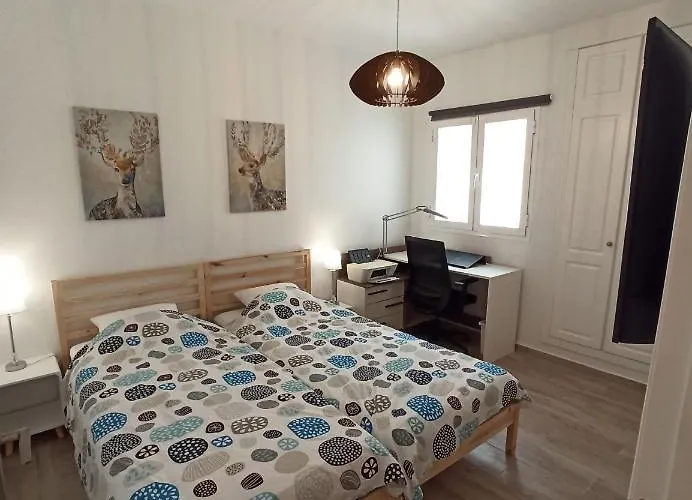 Golfsur-jacuzzi-privateparking-2bath-4bedroom-4tv-netflx-fastwifi * San Miguel de Abona