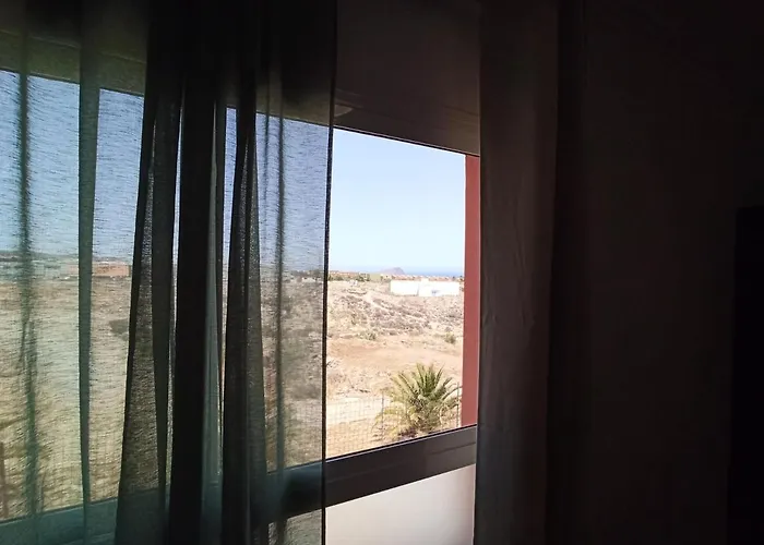 Apartament Golfsur-jacuzzi-privateparking-2bath-4bedroom-4tv-netflx-fastwifi