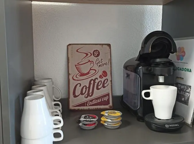 Golfsur-jacuzzi-privateparking-2bath-4bedroom-4tv-netflx-fastwifi Apartment *