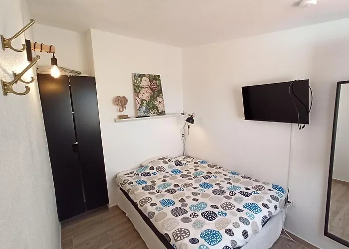 Apartament Golfsur-jacuzzi-privateparking-2bath-4bedroom-4tv-netflx-fastwifi *