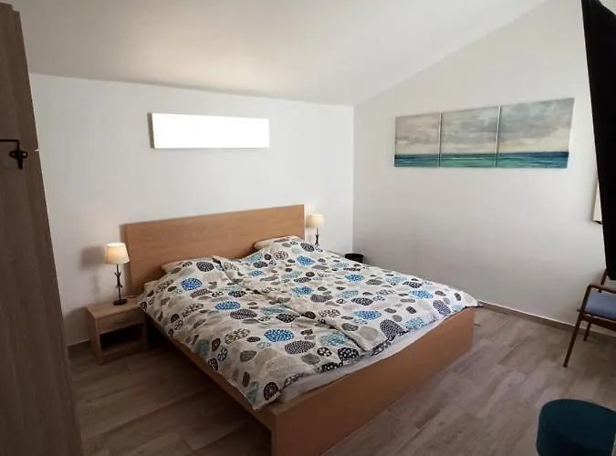 Golfsur-jacuzzi-privateparking-2bath-4bedroom-4tv-netflx-fastwifi San Miguel de Abona